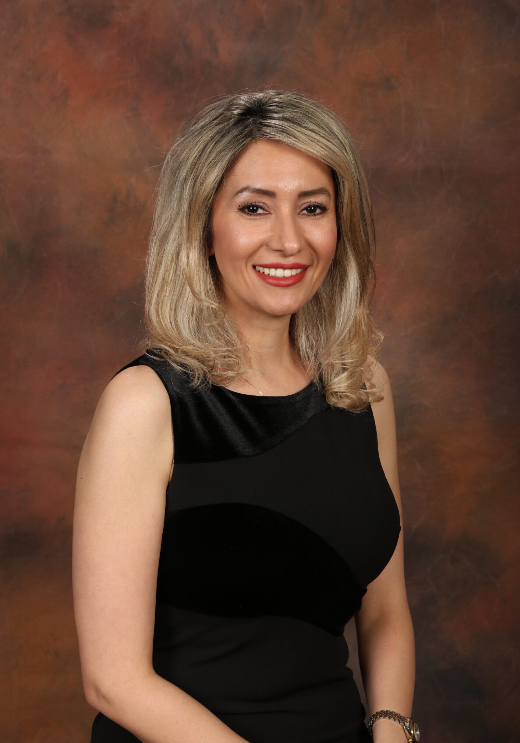 Dr. Nina Ranjbar, a dentist in Gilbert AZ